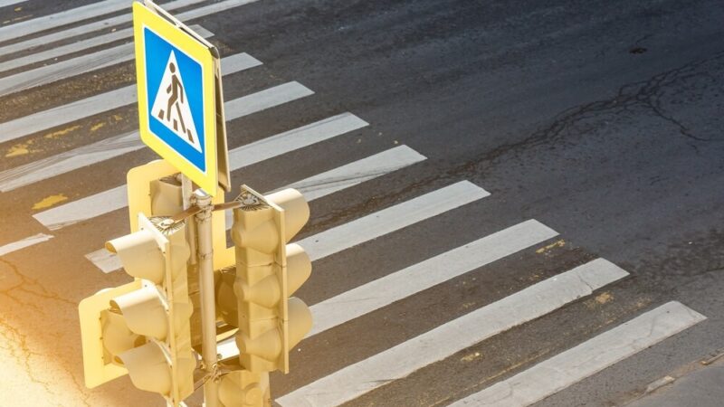 Zwiększ swoją widoczność na drodze – noś odblaski!