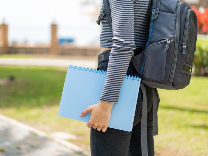 Hejt w sieci: Policjanci edukują uczniów o cyberzagrożeniach