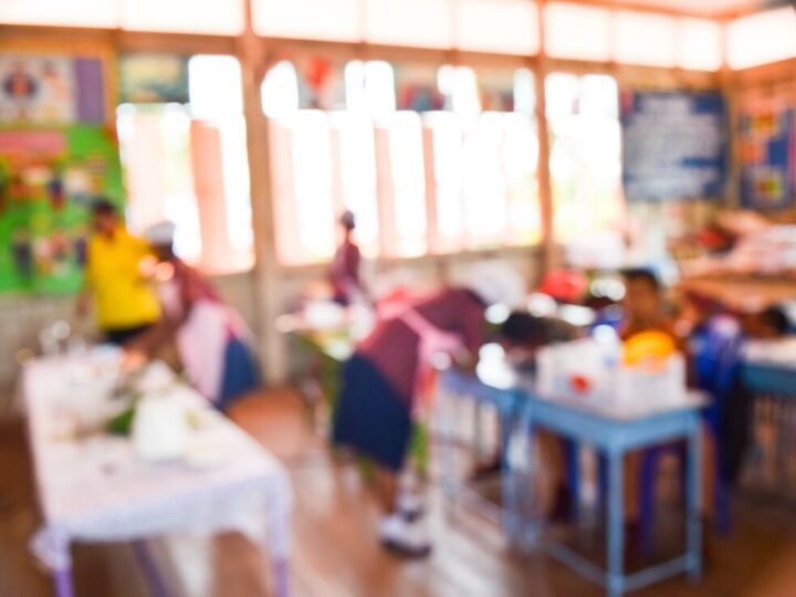 Cyberprzemoc w Szkotowie: Policjanci edukują uczniów o zagrożeniach w sieci